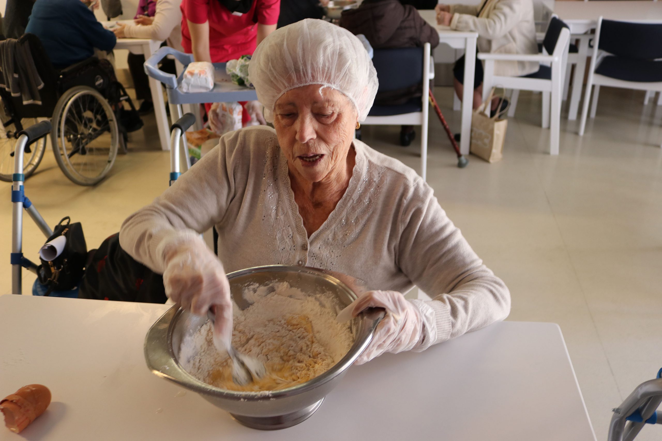 residencia mayores albertia moratalaz taller de cocina
