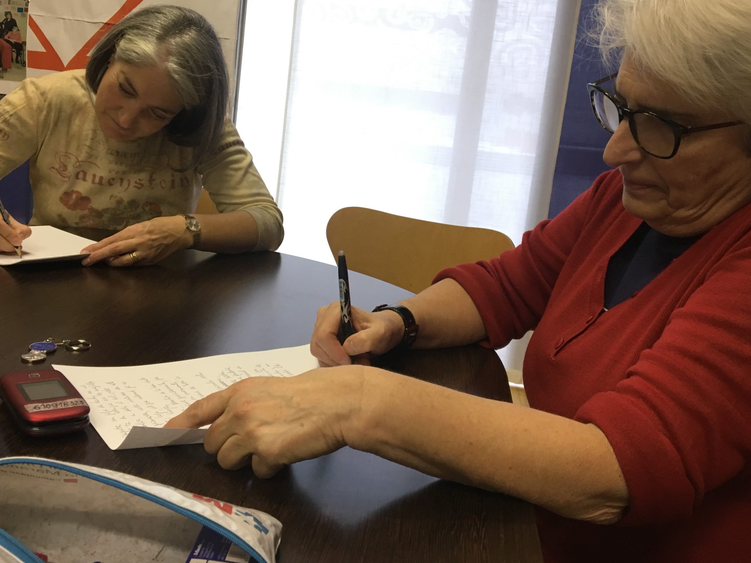 taller ayuda mutua familiar residencia mayores albertia moratalaz