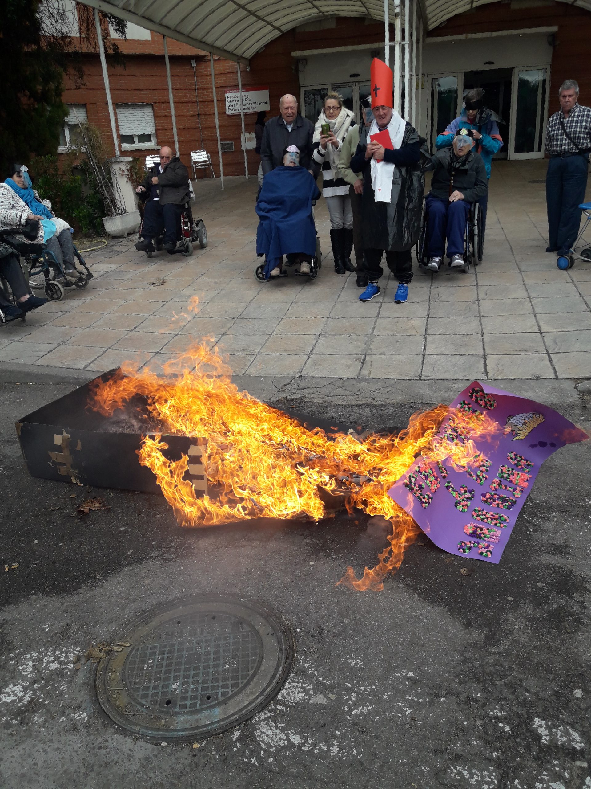 carnaval entierro de la sardina residencia mayores plata y castañar albertia