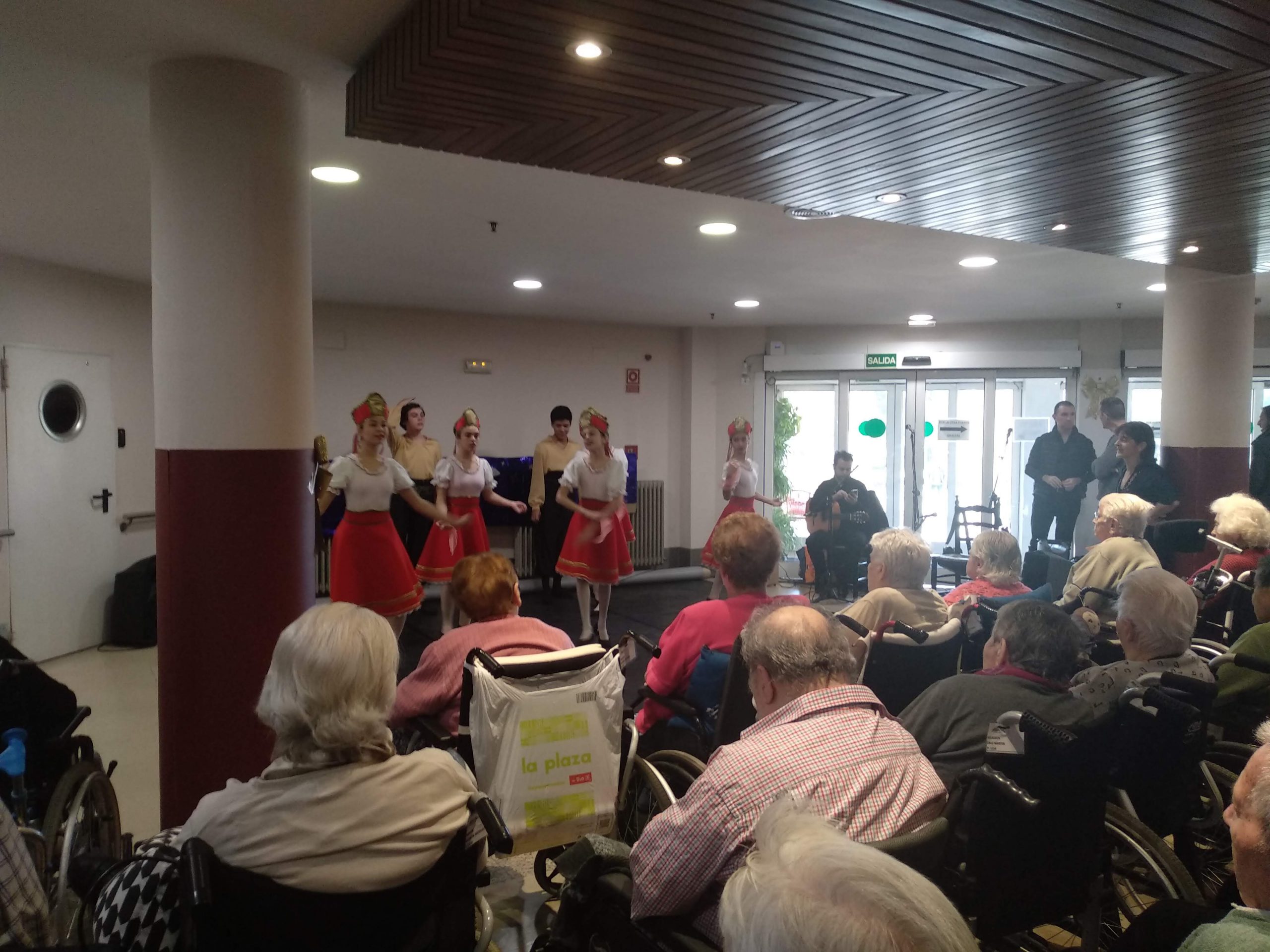 residencia de ancianos plata y castañar villaverde albertia