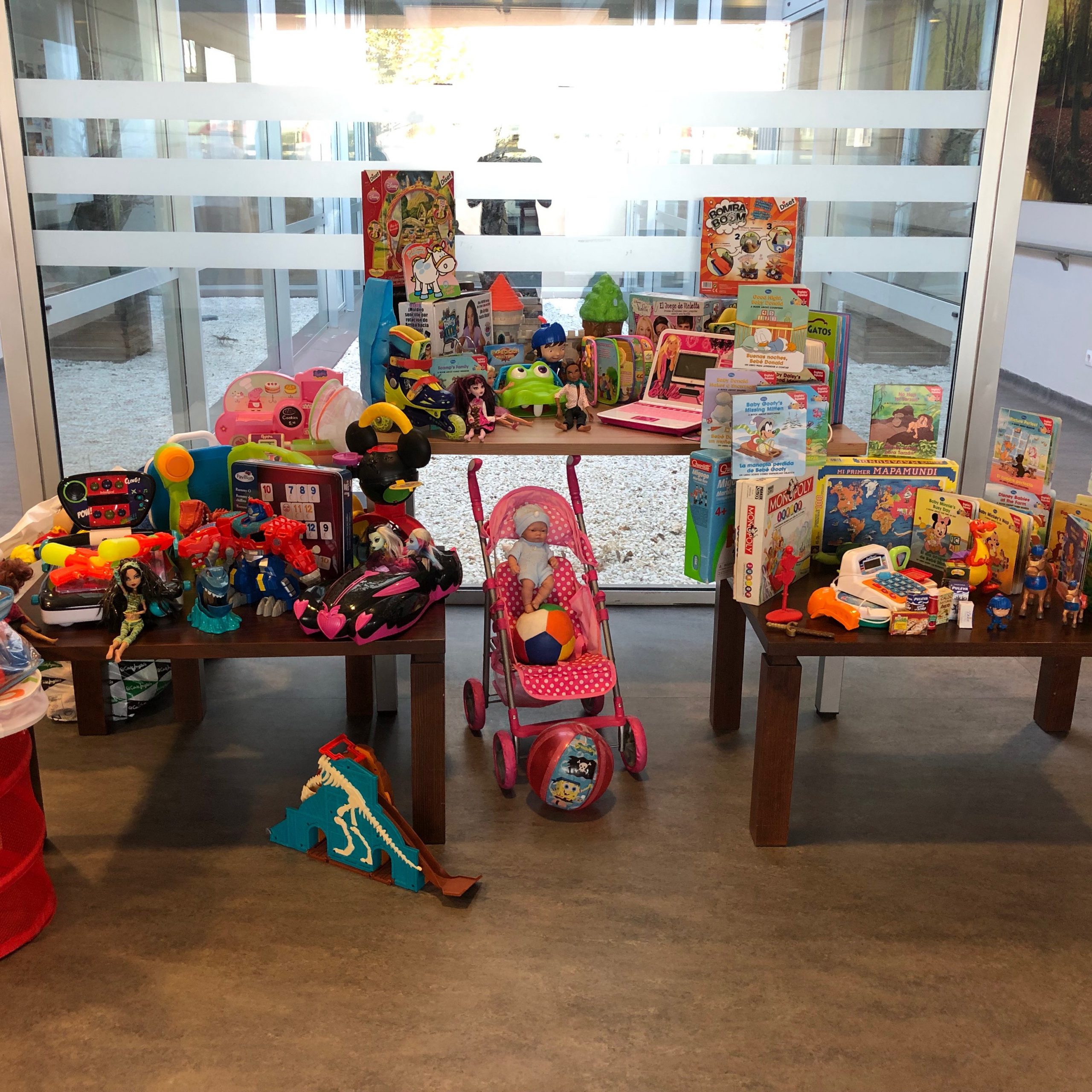 campaña solidaria recogida de juguetes residencia de mayores albertia