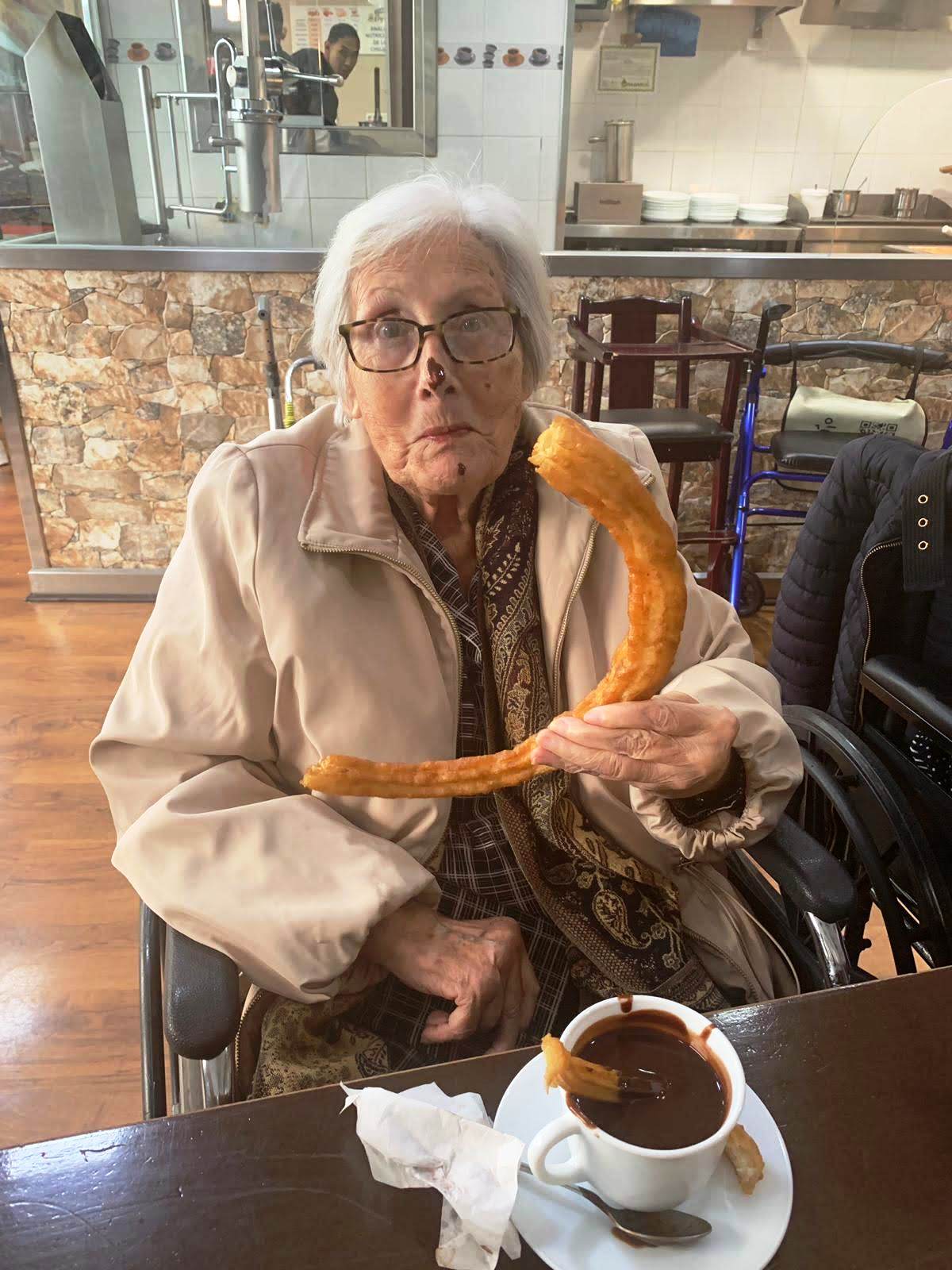 residencia de mayores majadahonda albertia valle de la oliva chocolate con churros