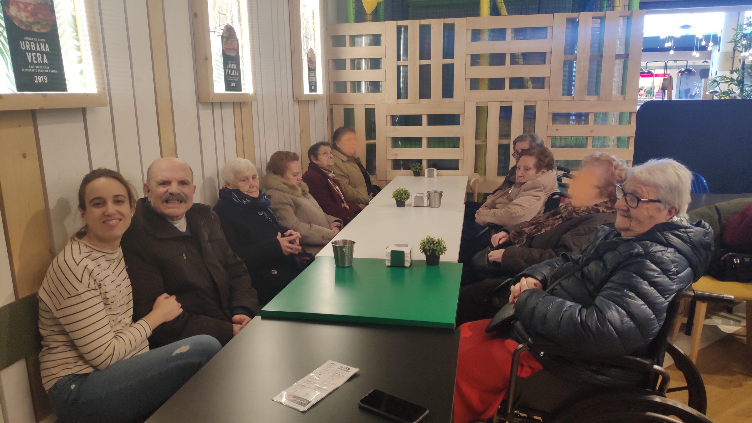 centro comercial residencia mayores lugo albertia