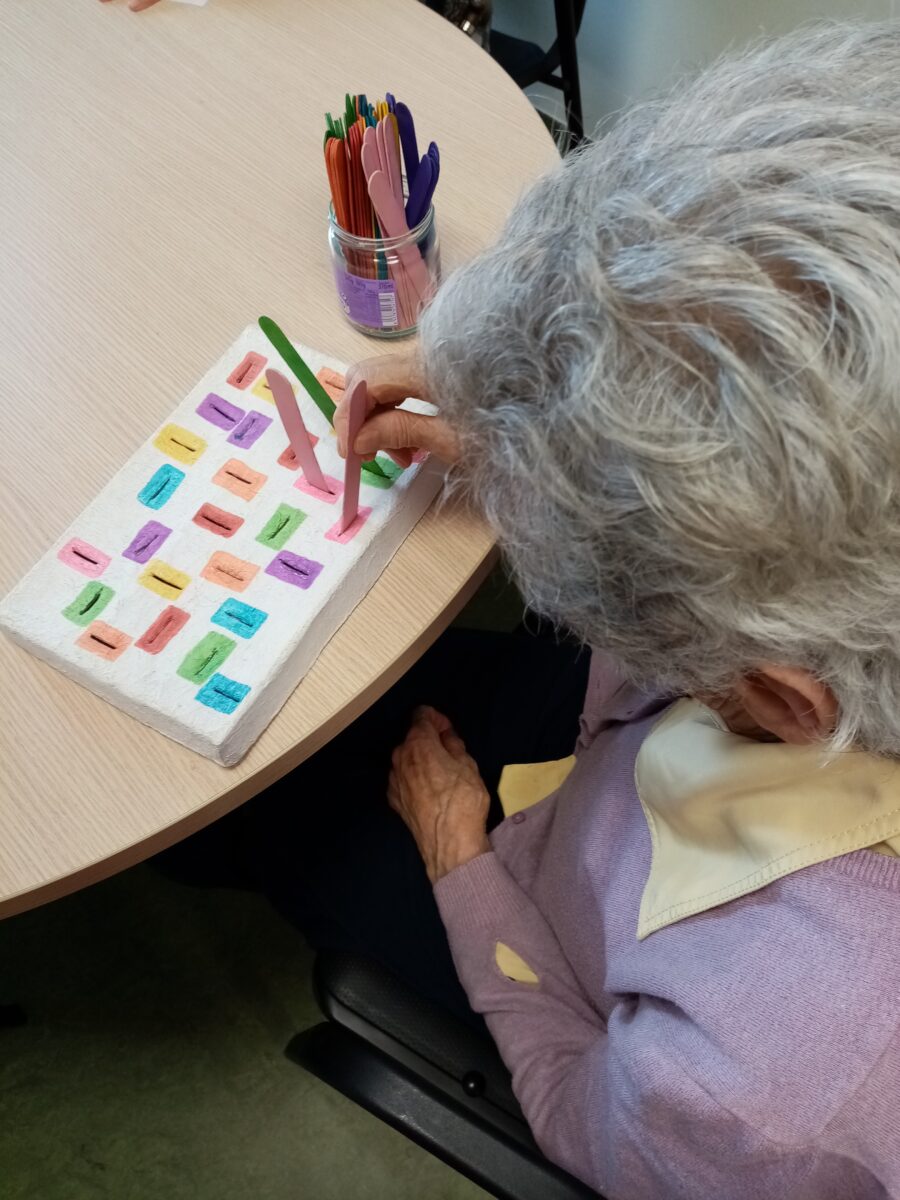 motricidad fina residencia mayores albertia lugo